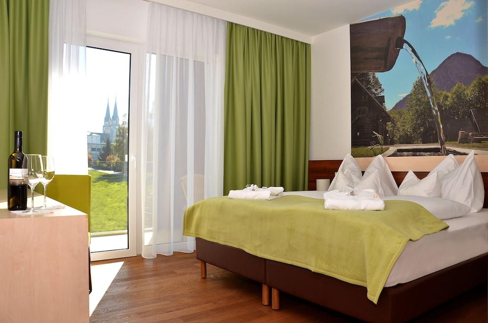 Hotel Spirodom Адмонт Екстериор снимка