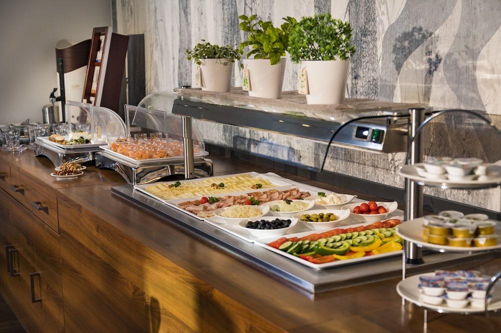 Hotel Spirodom Адмонт Екстериор снимка