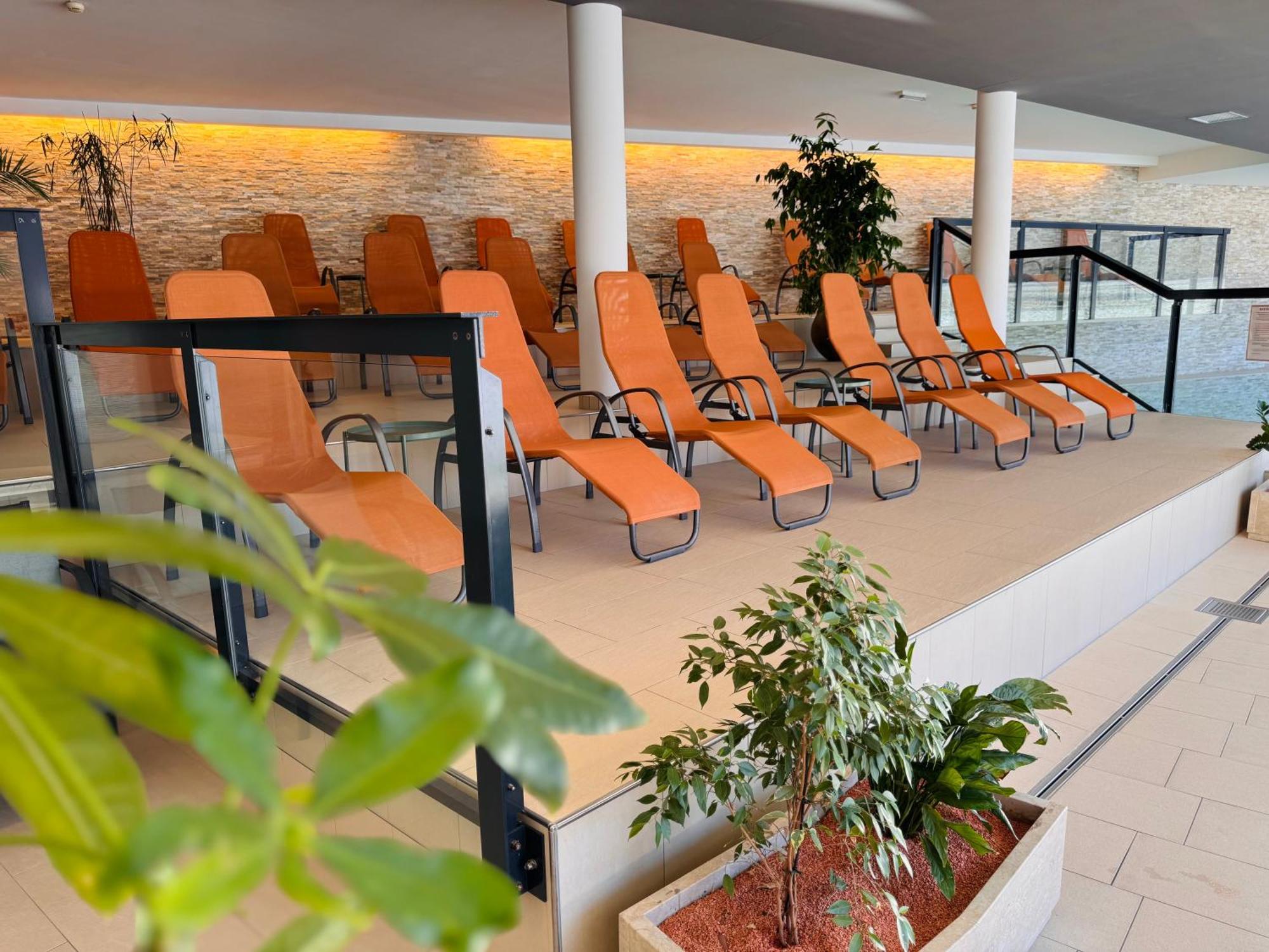 Hotel Spirodom Адмонт Екстериор снимка