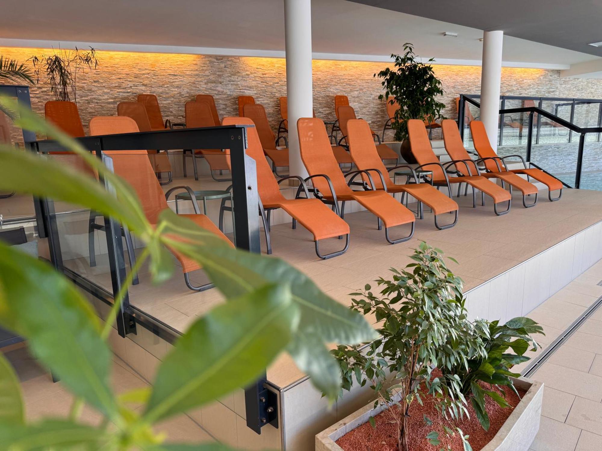 Hotel Spirodom Адмонт Екстериор снимка