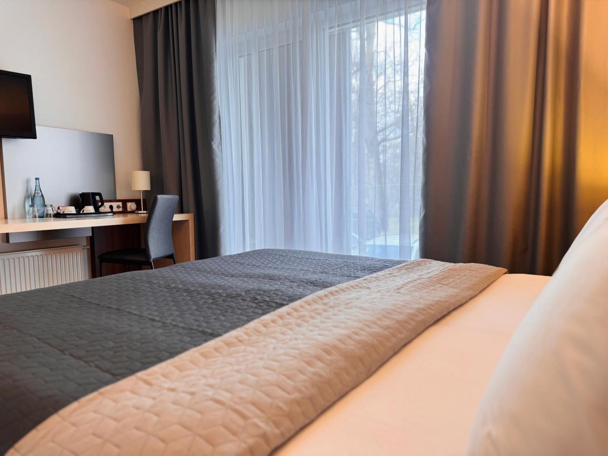 Hotel Spirodom Адмонт Екстериор снимка