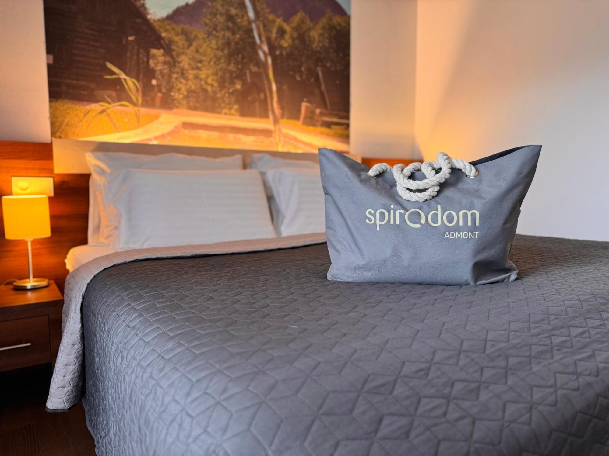 Hotel Spirodom Адмонт Екстериор снимка
