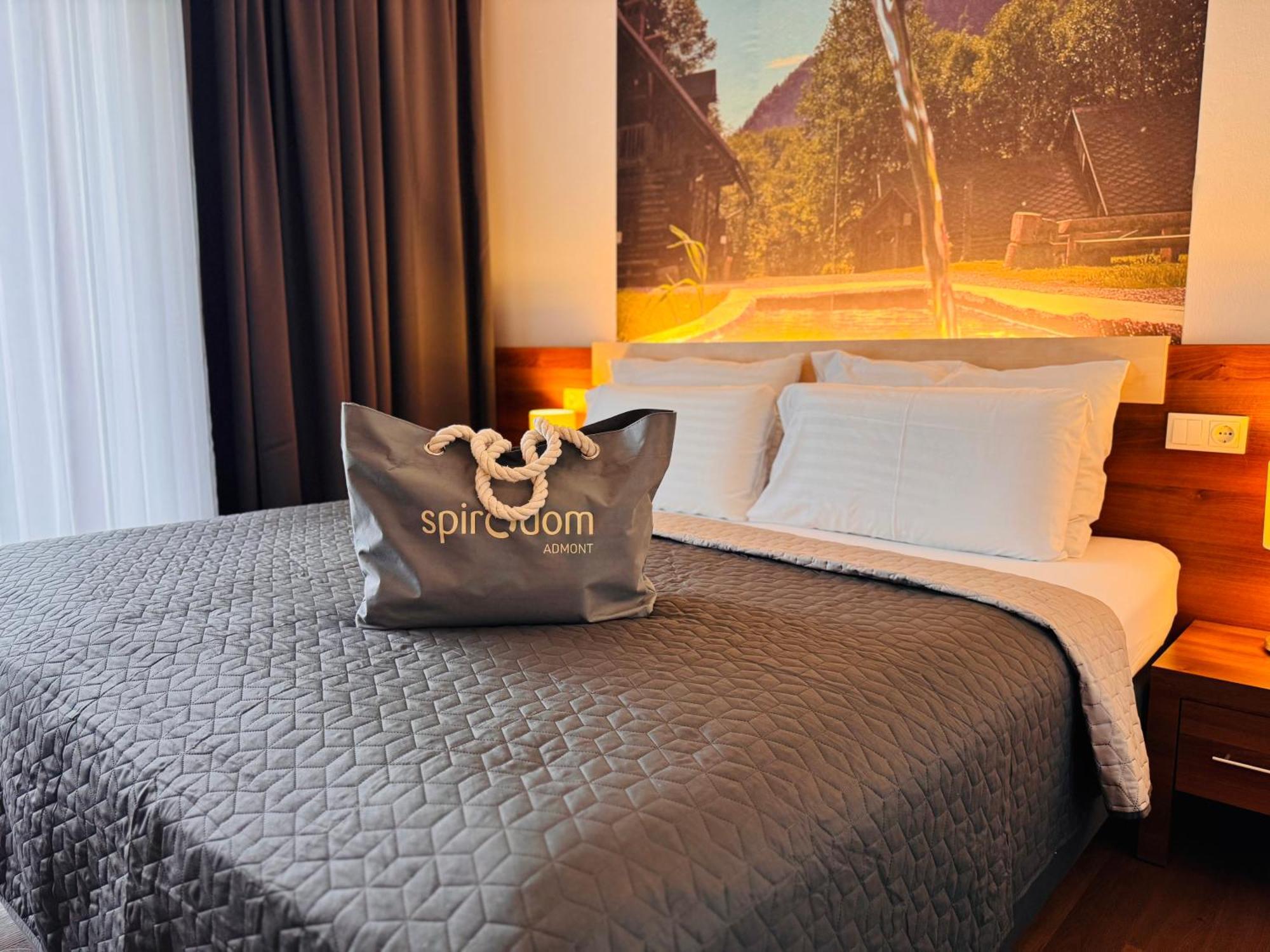 Hotel Spirodom Адмонт Екстериор снимка