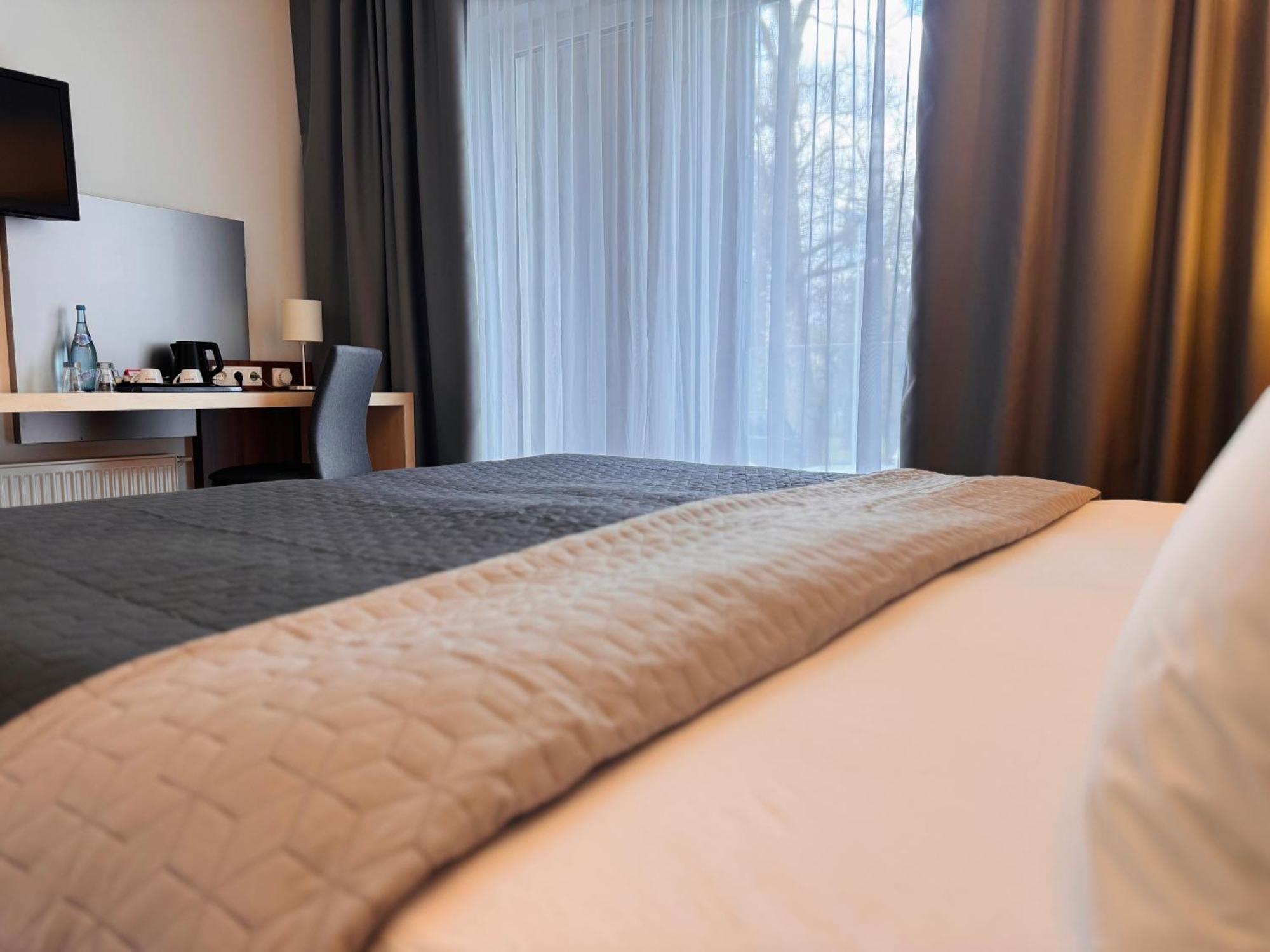Hotel Spirodom Адмонт Екстериор снимка