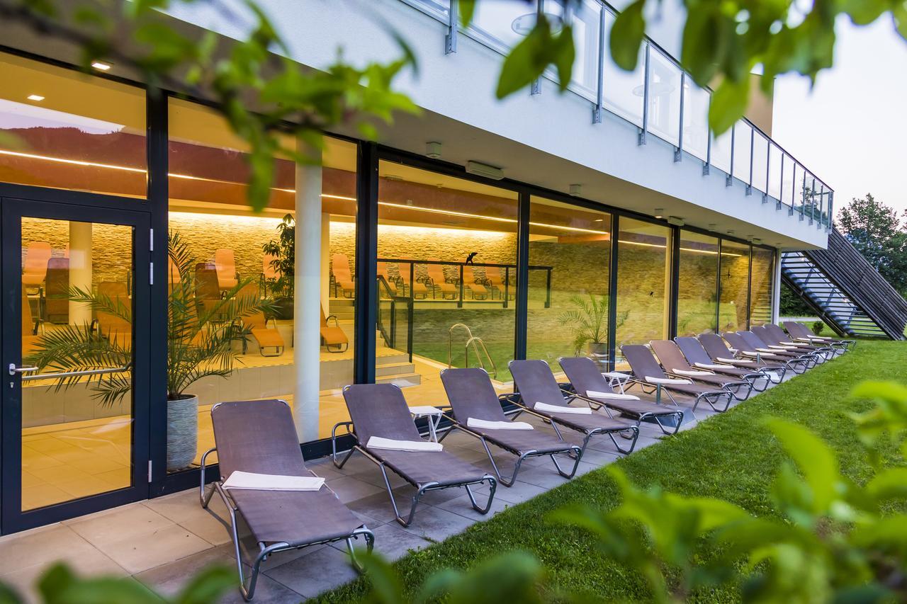 Hotel Spirodom Адмонт Екстериор снимка